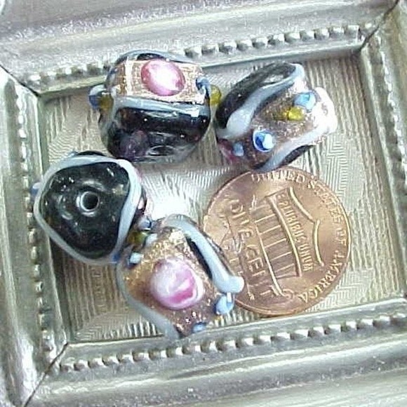 4 Venetian Black Cube Wedding Cake Beads Handmade Glass Roses Lampwork Vintage - Picture 2 of 2